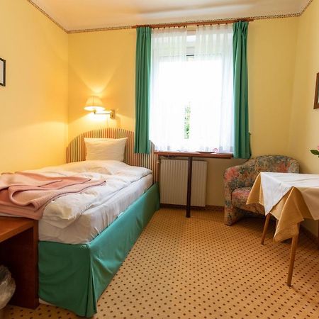 Gastehaus Pension Ria Pörtschach am Wörthersee Buitenkant foto