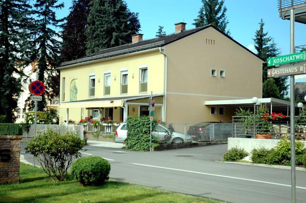 Gastehaus Pension Ria Pörtschach am Wörthersee Buitenkant foto